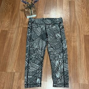 Under Armour Heat Gear Black White Athletic Leggings Sz S